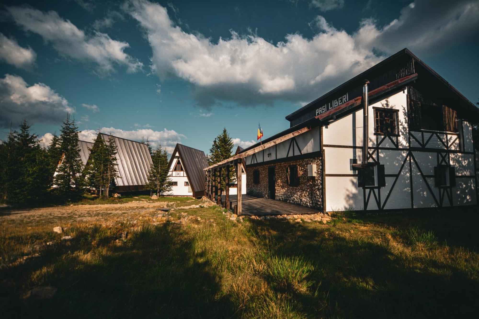 Cabanele Pasi Liberi Tău Bistra Exterior foto